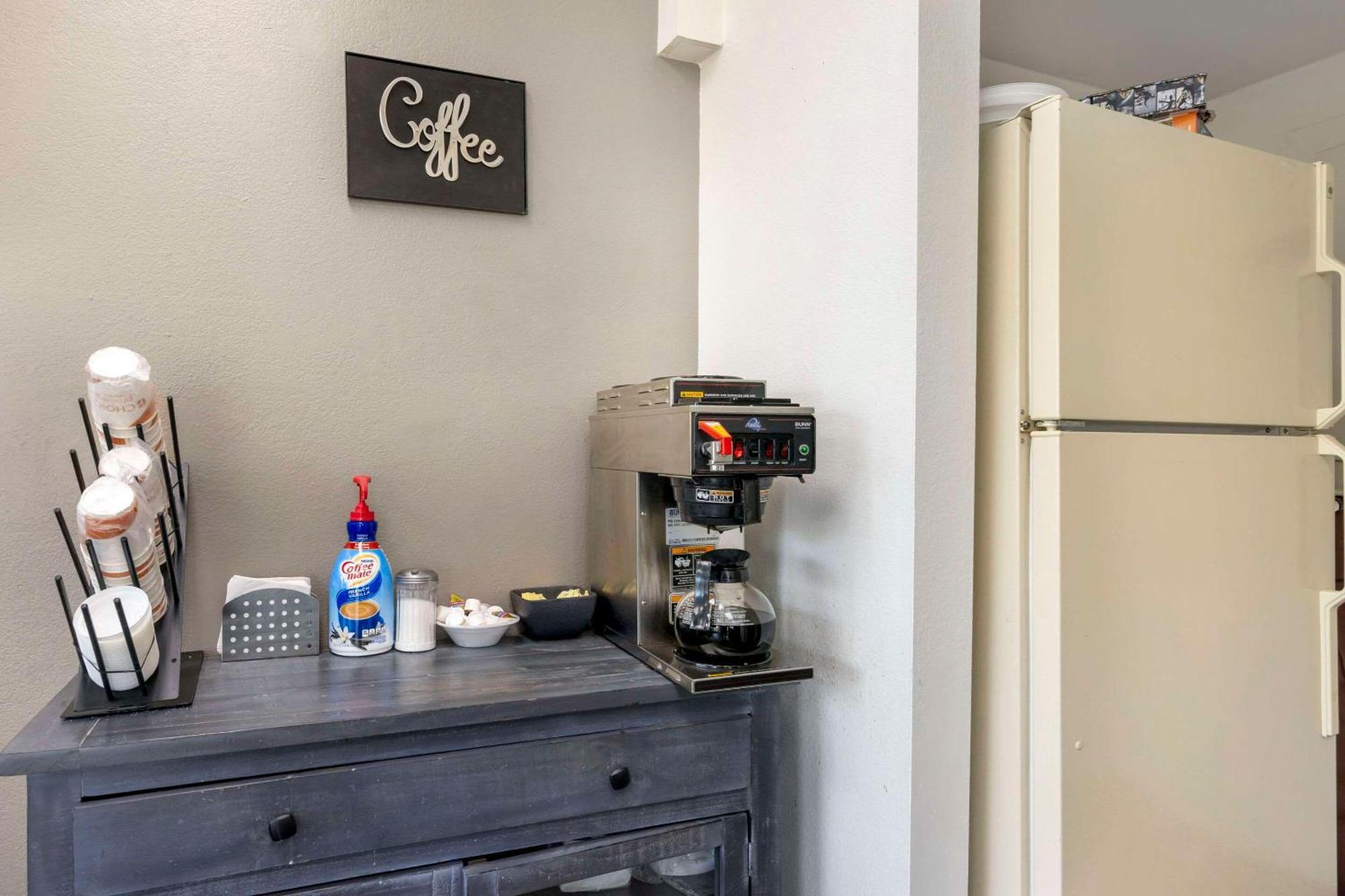 Suburban Studios Cookeville Luaran gambar